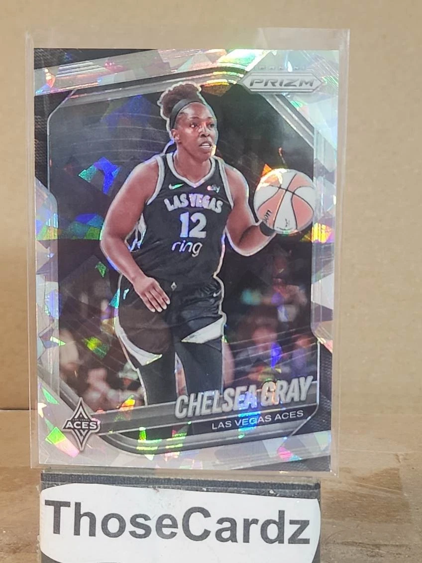 2025 Cracked Ice Prizm Chelsea Gray #111 Cracked Ice