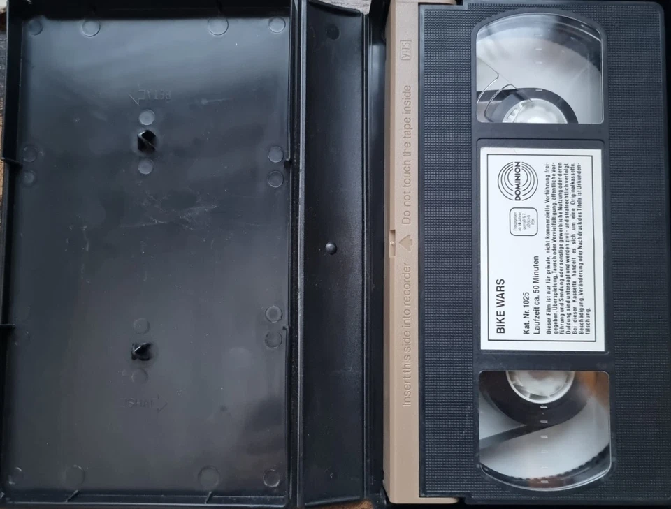 VHS Bike Wars - Heiße Action auf 2 Rädern (1992) FSK 16 Motorradsport 50 Min.  - Bild 4 von 4