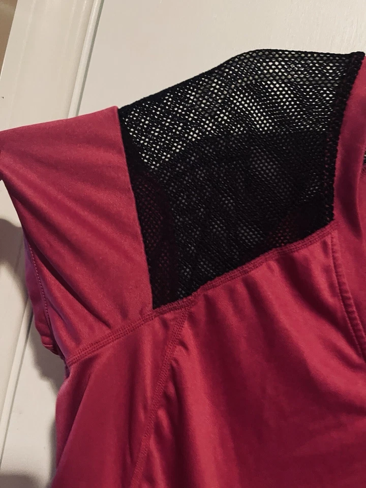 Top de entrenamiento Torrid Active para mujer rosa y negro de malla manga corta talla 0 (L 12) Foto 4 de 4