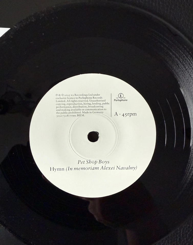 PET SHOP BOYS - HYMN - SIGNED 7" VINYL - LIMITED TO 300 COPIES - EXTREMELY  RARE - Image 3 of 4