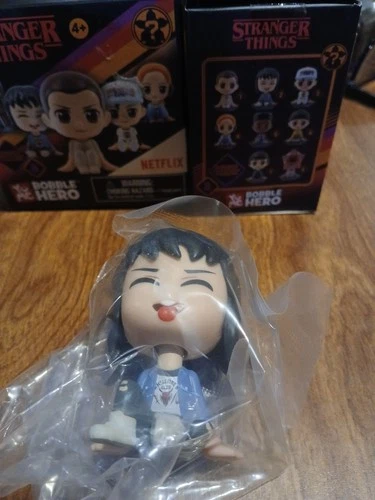 Netflix YuMe Stranger Things Bobble Hero 3” Bobblehead Figure Eddie New