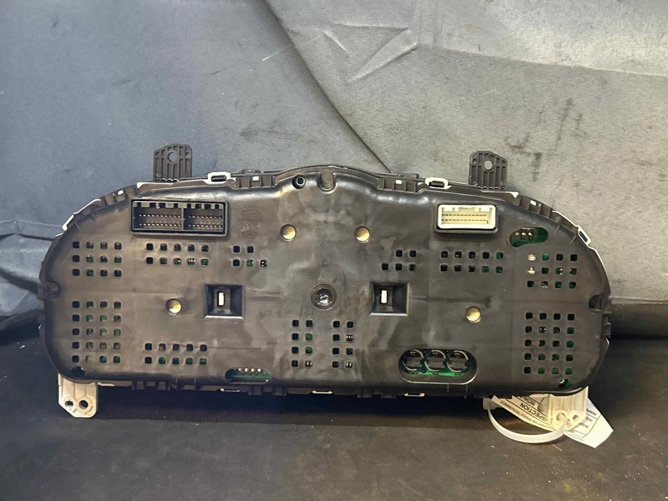 Fits 2009-11 hyundai elantra speedometer (miles n/a) oem:940012L056 - Image 2 of 4