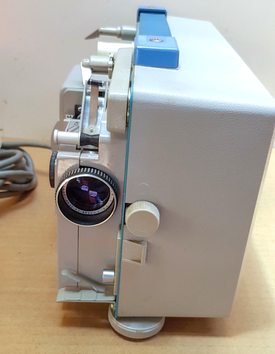 VINTAGE RICOH TRIOSCOPE HALOGEN 8MM MOVIE PROJECTOR MADE IN