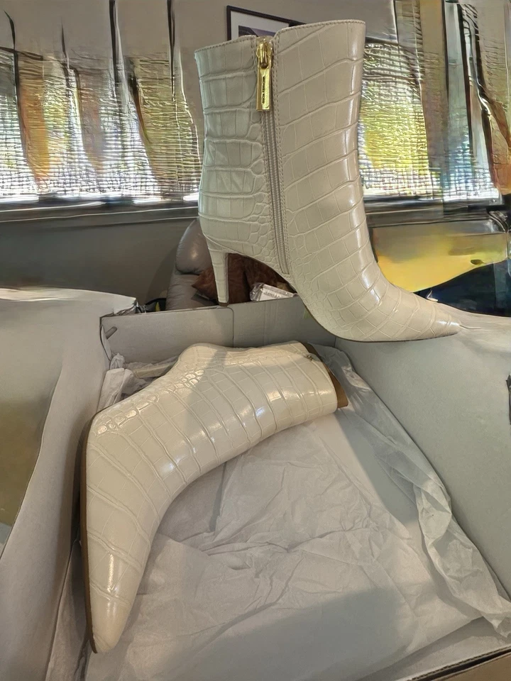 Botín Michael Kors Dorothy Flex Mid Lt Crema. Talla 10 Foto 4 de 4