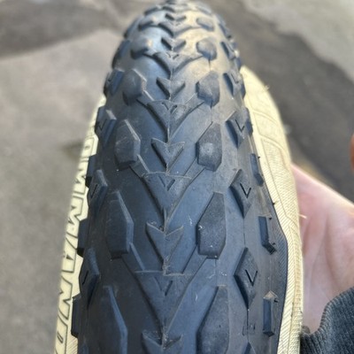 VEE 20 x 4,0'' Fahrradreifen Mission Command E-Bike Tubeless R75 Aramid - Laden verschmutzt