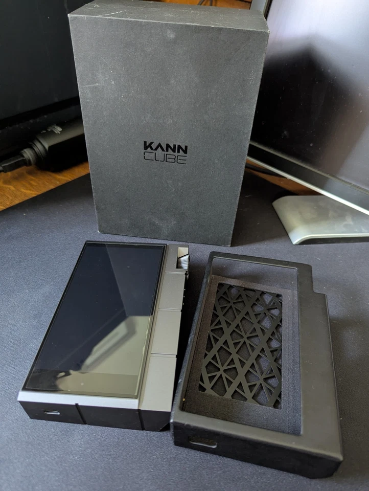 Astell & Kern Kann Cube Hi-res Portable Music Player Original Box Bundle - Image 2 of 4