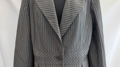JK London Ladies Tailored Grey Pinstrip Suit Jacket size 20 - Picture 3 of 13