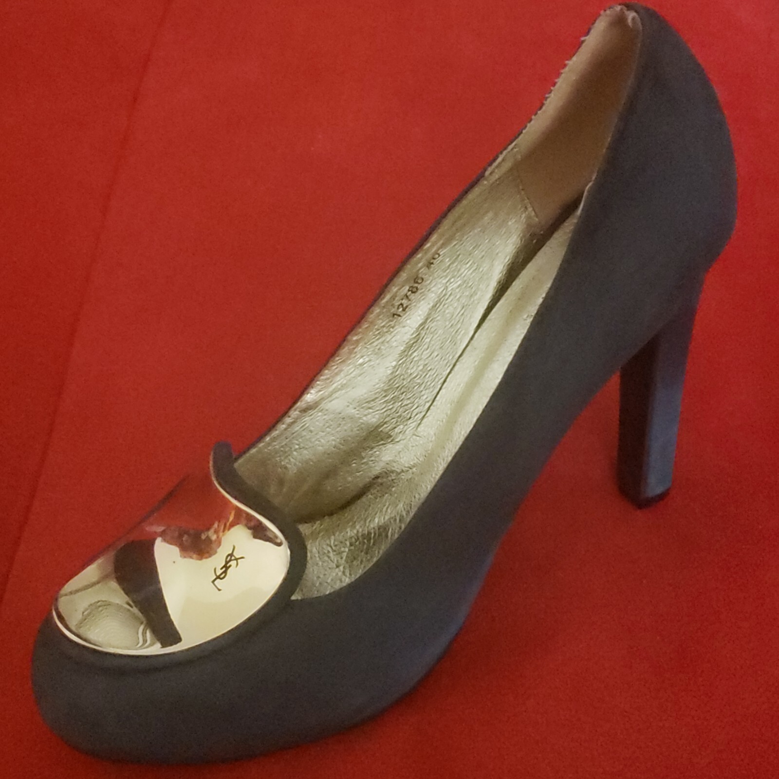 10 40 décolleté Yves Saint Laurent tacchi pelle scamosciata verde ferramenta dorata scarpe donna