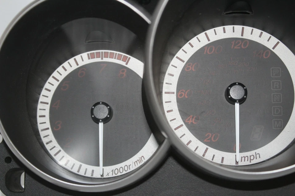 Cuadro de instrumentos velocímetro indicadores del panel de instrumentos Mazda 3 2008 2009 48.083 millas Foto 2 de 4