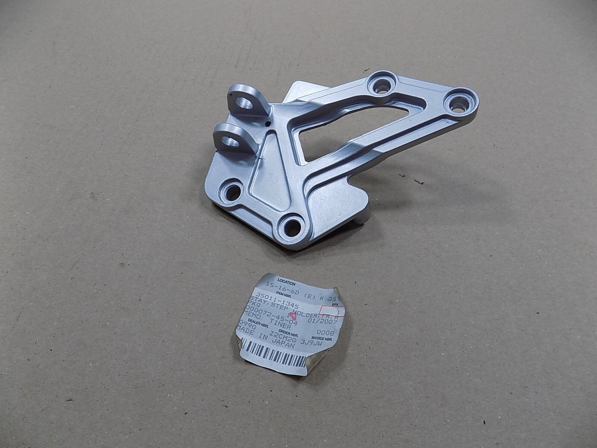 ●L.O.S. KAWASAKI ZX11 RIGHT FRONT PEG BRACKET AND BRAKE PEDAL P/N