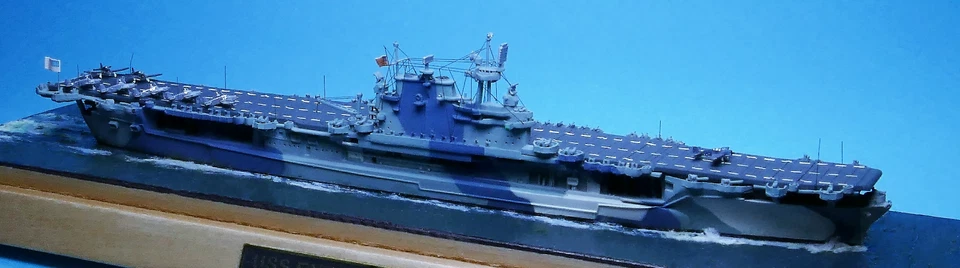 Schiffsmodell SPIDERNAVY "USS Enterprise", (SN-NT T1314 V), 1:1250, in Vitrine - Bild 2 von 4