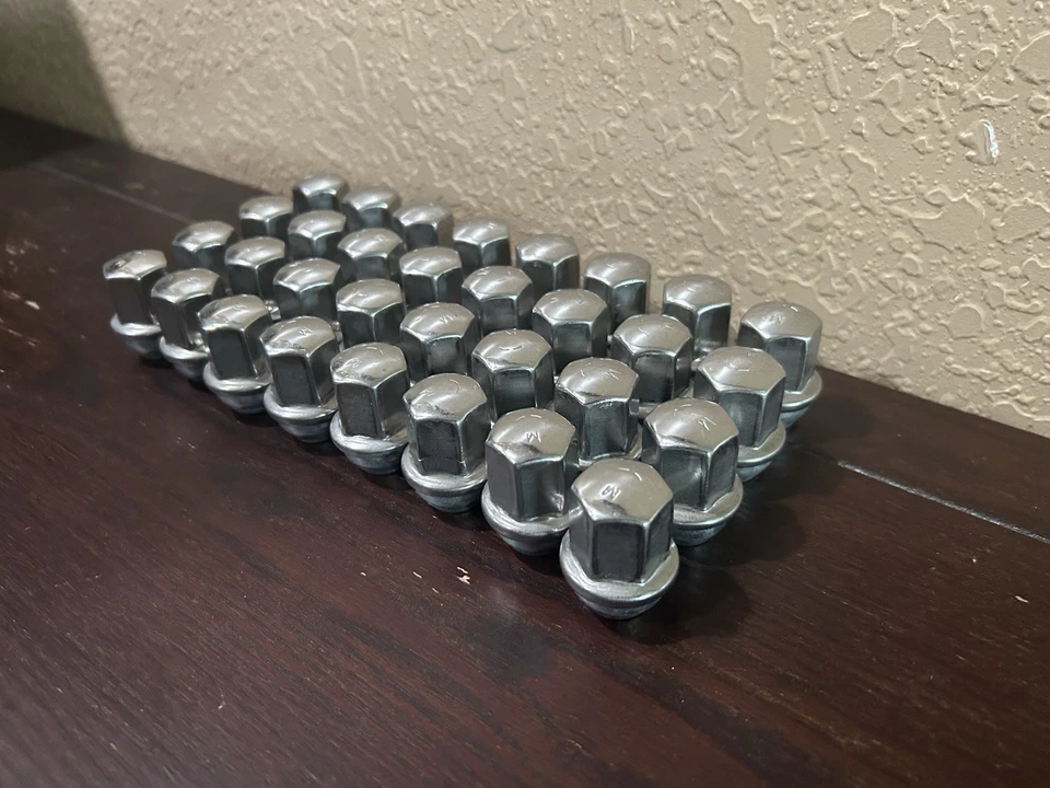 32 PIEZAS TUERCAS DODGE RAM 2500 3500 OEM 14X1.5 ACERO INOXIDABLE 2012-2025. Despegues Foto 2 de 4