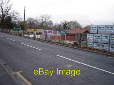 Foto 6x4 Travis Perkins Wood Yard, Camberley Dies ist ein guter Holzhof, T c2006
