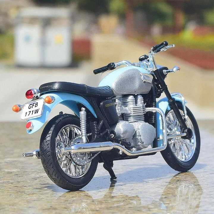 Welly 1/18 TRIUMPH Bonneville 2002 Motorcycle Model Diecast Bike Toy Blue Box - Image 3 of 4