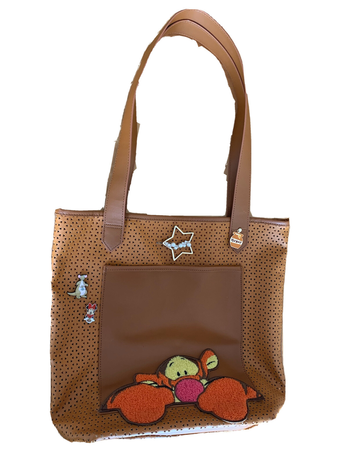 Stylish and spacious shoulder bag for everyday essentials  -image