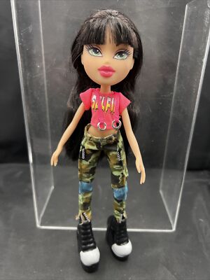 Top Zustand MGA Bratz Puppe 2015 Jade Selfie Druckknöpfe im Original Outfit/Schuhe 