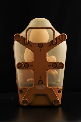 DEATH STRANDING BBPOD“LIKE”Ver 1/1 フィギュア DEATH STRANDING 1/1 Scale BB Pod – Kojima Productions