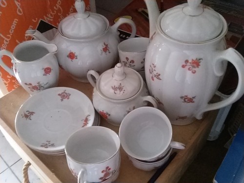 Omas Kaffe/Teeservice- ca. 100 Jahre alt