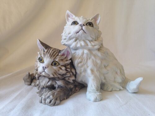 KAISER Porcelain Bisque HP Figurine PAIR OF CATS #490 Artist GAWANTKA  - Afbeelding 1 van 8
