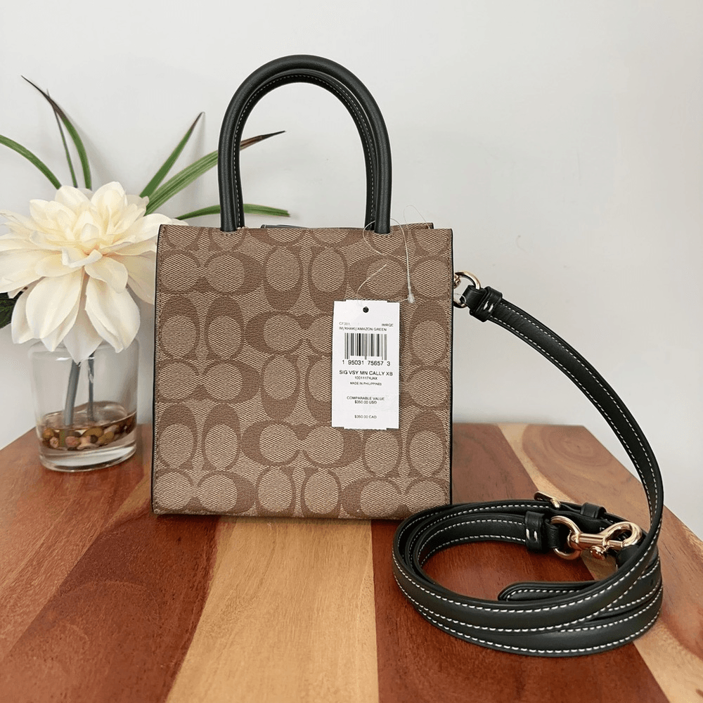 [COACH] デイジーシグネチャー mini cally crossbody Coach Mini Cally Crossbody In Signature Canvas With Daisy
