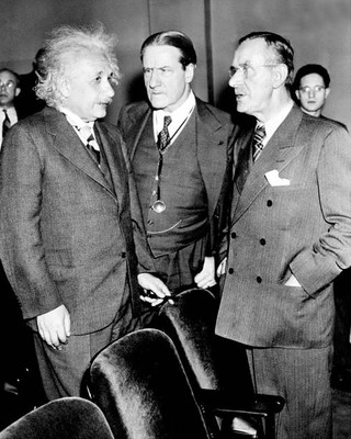 Prof Albert Einstein Dr Stephen Wise and Thomas Mann as they atten .. Old Photo