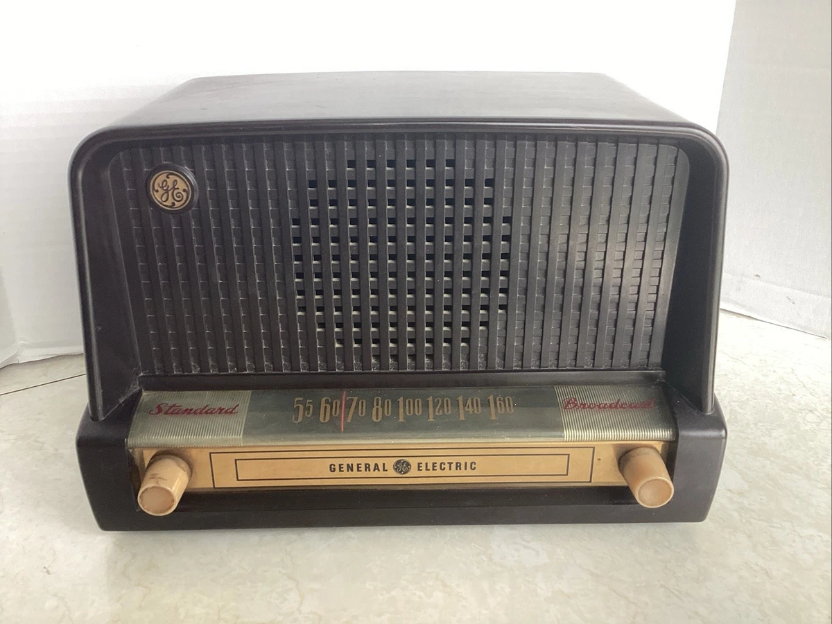 Vintage GE General Electric Model 7-2506A Handheld AM-FM Transistor Radio. As Is