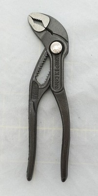 KNIPEX COBRA 87 01 125 ADJUSTABLE PUMP PLIER 5'' GERMANY