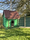 BIRD HOUSE NEST BOX, WOOD, HAND PAINTED AND VARNISHED, LOG CABIN BIRD TABLE LOOK