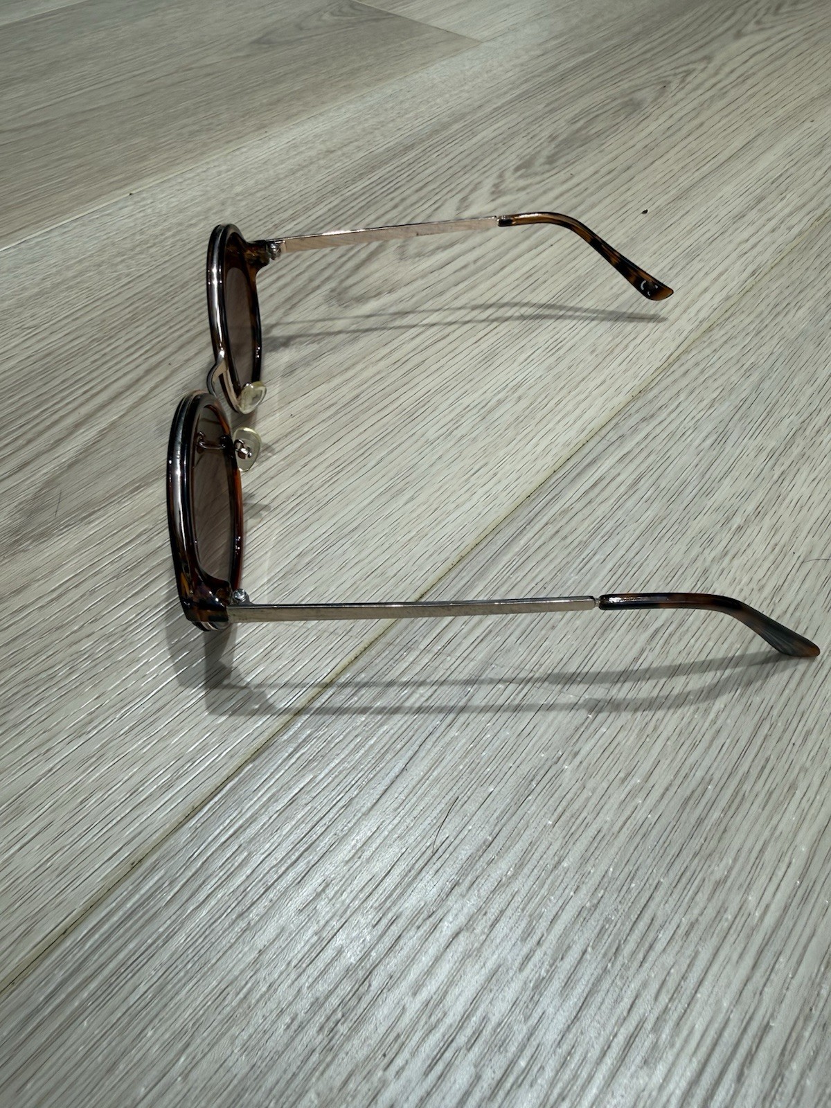 American Eagle 4922 Tortoise Shell Round Sunglass… - image 3