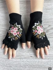 Vtg Style Hand Crocheted Floral Embroidery Fingerless Gloves Pair