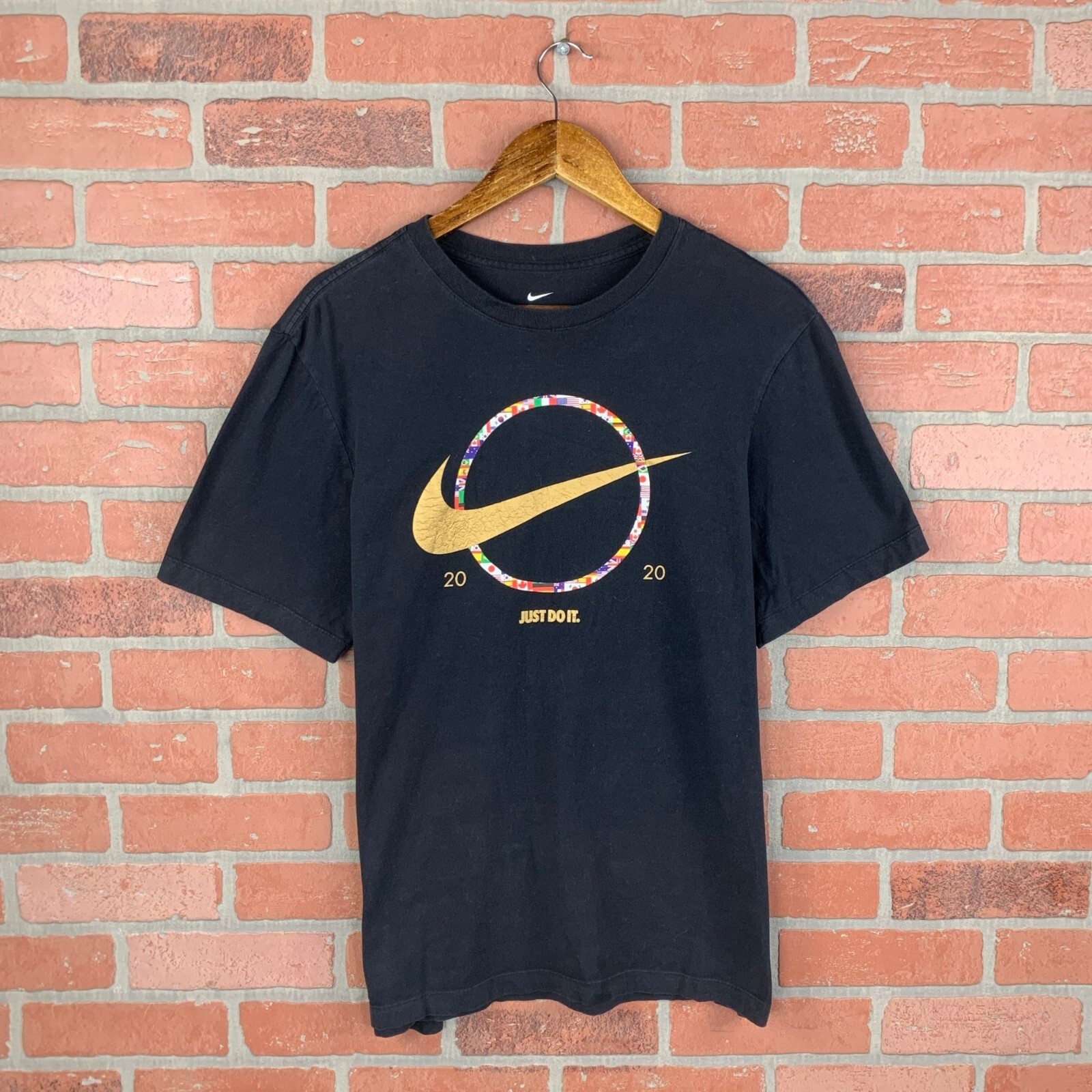 mens black and gold nike shoes