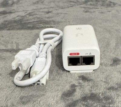 Ubiquiti Networks UPOE PoE Adapter, 2 LAN Ports, Wired Ethernet, White