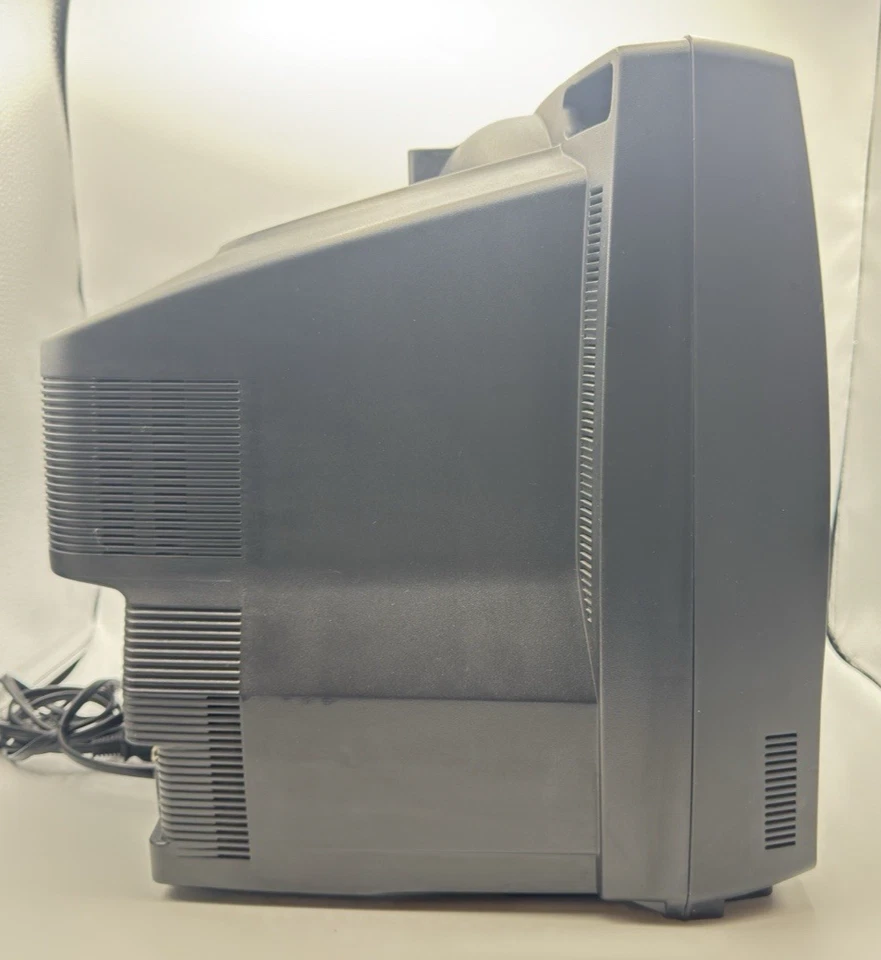 Emerson EWC1304 13'' TV VCR w/ Remote Retro Gaming VCR Combo Tested & Working - Image 3 of 4