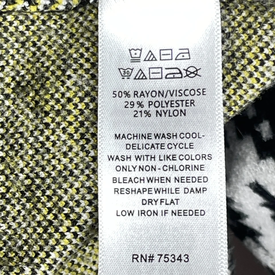 Tahari Sweater  Womens 1X Black White Geometric Diamond Mock Neck Pullover Ski - Image 4 of 4