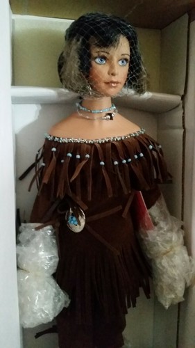 Paradise Galleries ~ Spirit of the Sky ~ Indianer 15-1/2 Zoll NRFB Puppe - Bild 3 von 12