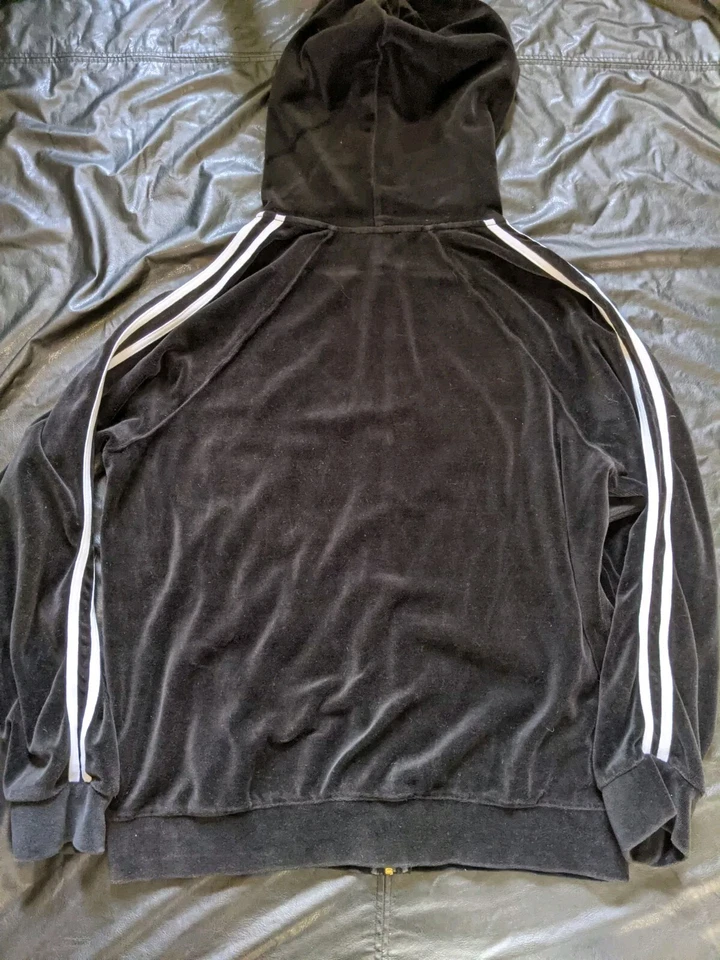 Sudadera con Capucha Juicy Couture Terciopelo Negra Talla Mediana Cremallera Completa Y2K Rayas Blancas Foto 3 de 4