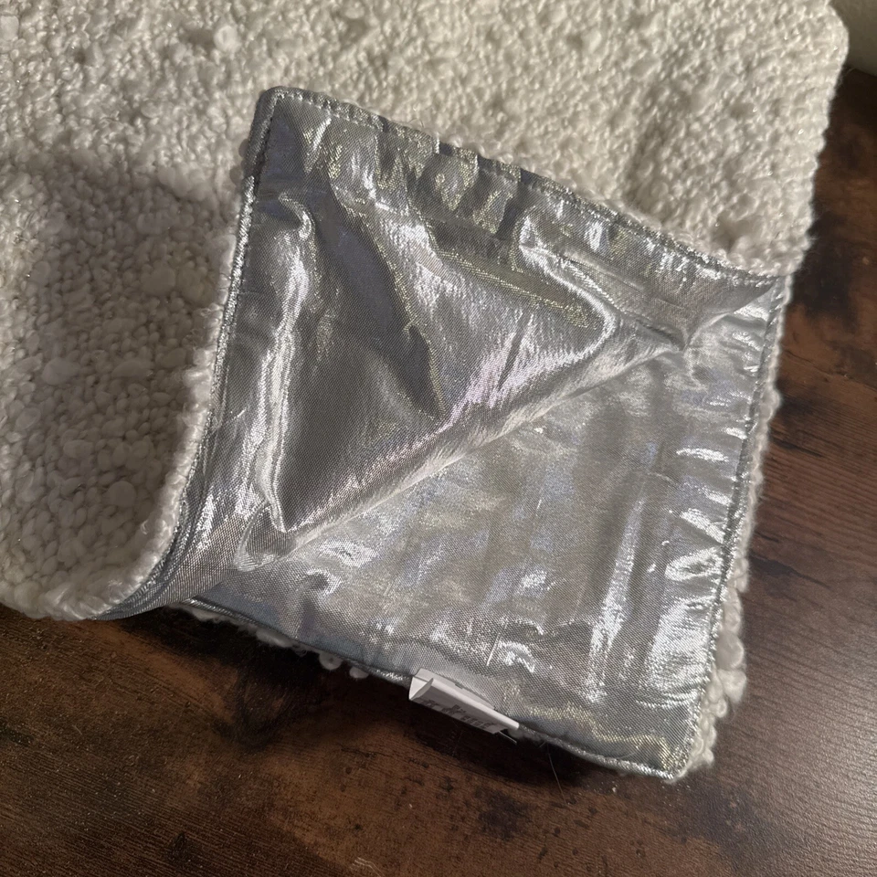 Robert Stanley Home Collection Table Runner White Woven Silver Thread 14”x72”new - Image 4 of 4