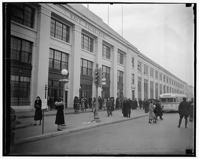 Crowd at U.S. Navy Department,Washington,DC,District of Columbia,Harris & Ewing