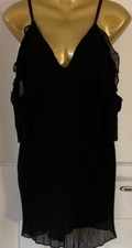 BOOHOO! GREAT BLACK COLD SHOULDER DRESS! BNWT! SHORT LENGTH!🦋