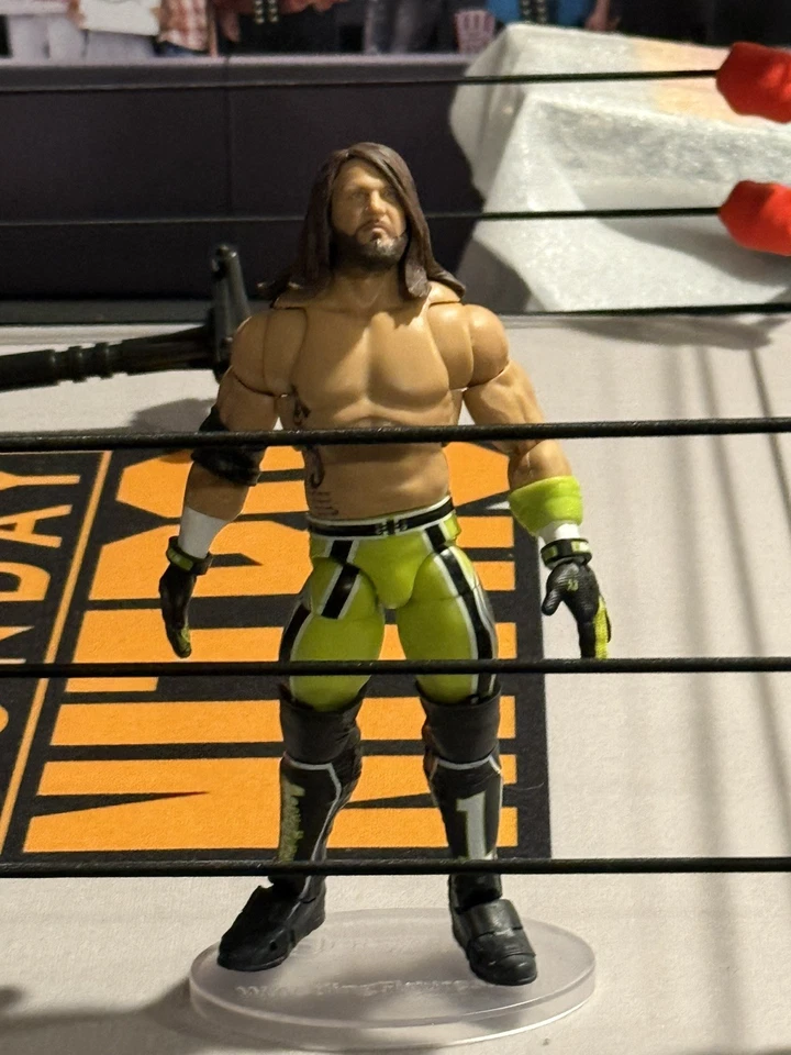 Figura Mattel WWE CUSTOM ULTIMATE EDITION WWE AJ Style Foto 2 de 4
