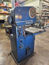 DoALL Model 16-3 Vertical Metal-Cutting Bandsaw used