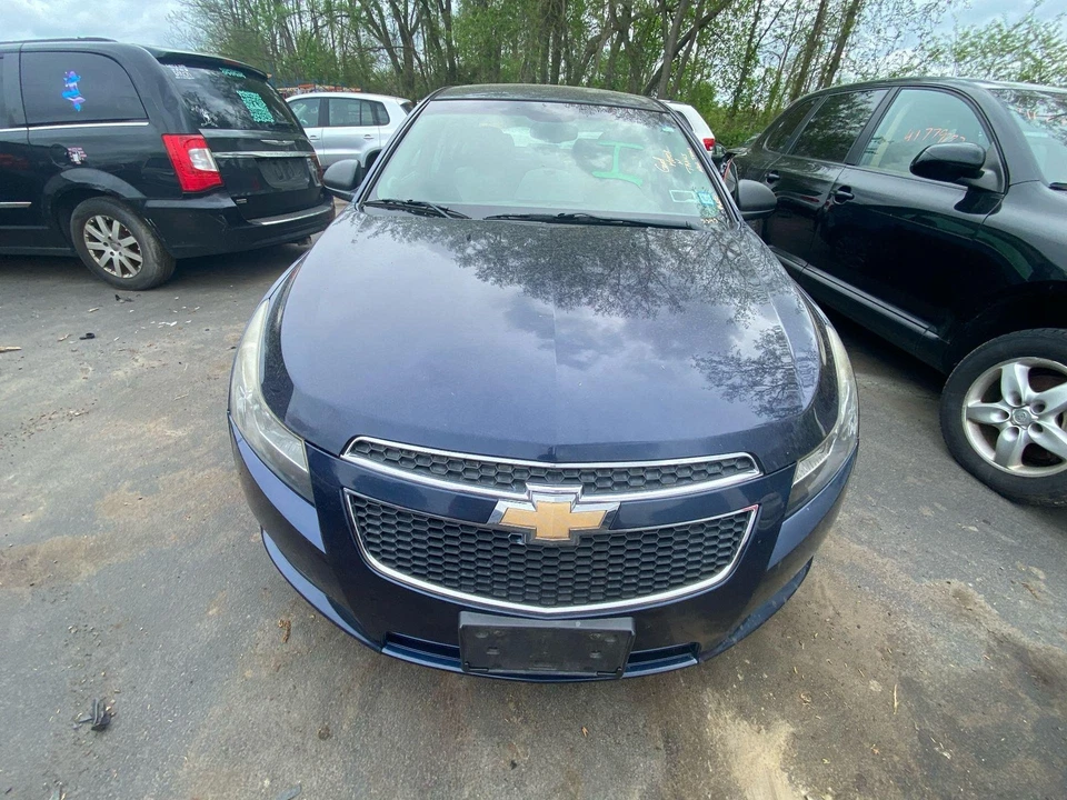 11 CHEVY CRUZE Air Conditioning AC Compressor - Image 2 of 4