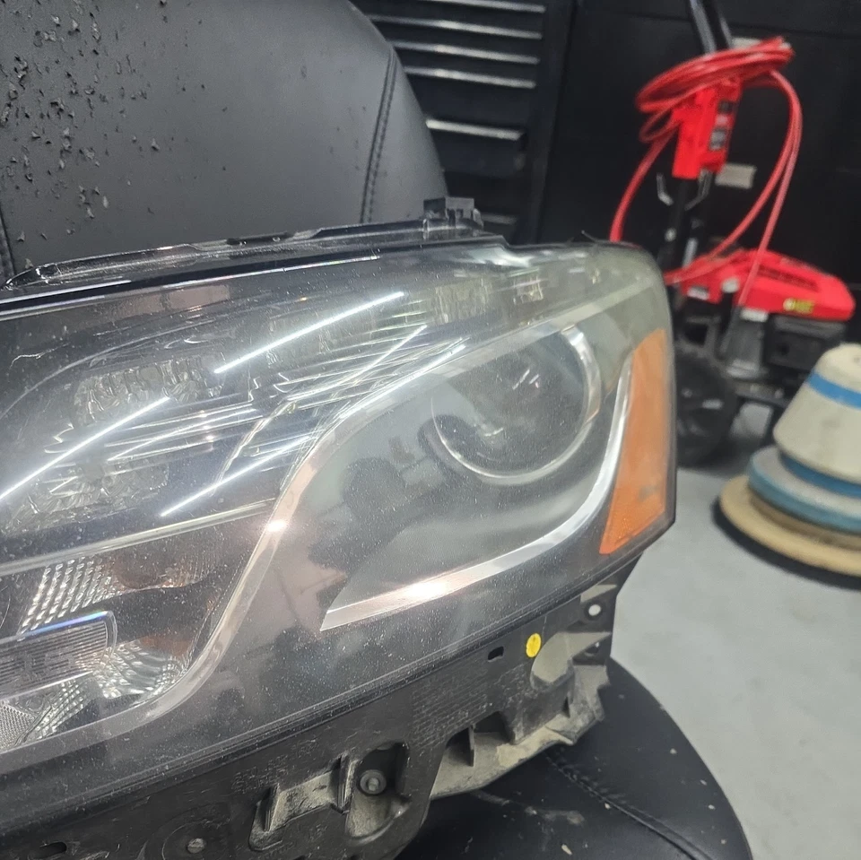 09-12 FARO XENÓN LADO CONDUCTOR IZQUIERDO AUDI Q5 AFS y soporte Foto 3 de 4