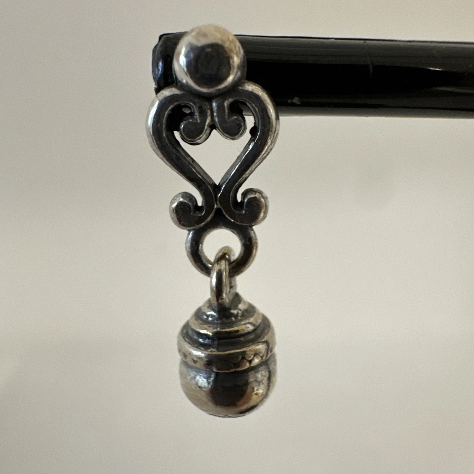 Pendientes Brighton Strauss Post Foto 4 de 4