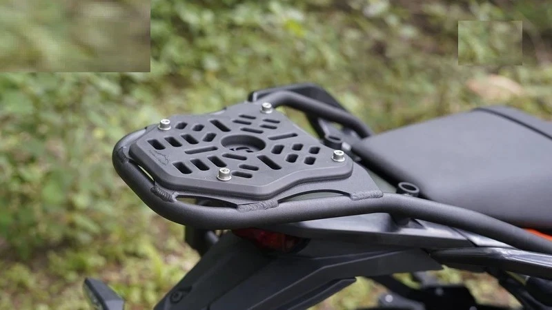 Toprack con amortiguador de vibraciones apto para KTM 125 ENDURO R (2025) Foto 3 de 4