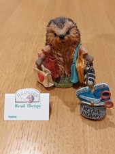 HEDGIES Retail Therapy by Country Artists in Excellent Condition- Model No 90890