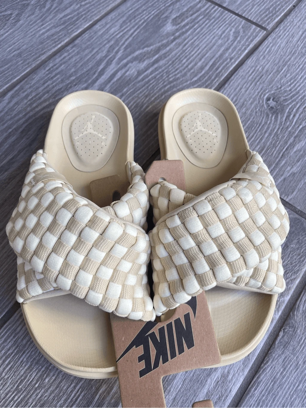 NIKE JORDAN Sophia Slide in alabastro oro taglia 9 nuova con etichetta