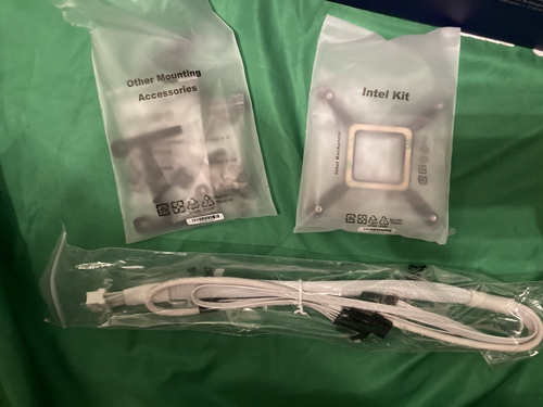 NZXT - Kraken Elite RGB 360mm 2024 Radiator (1x Single-Frame RGB Core Fan) - Photo 3/3
