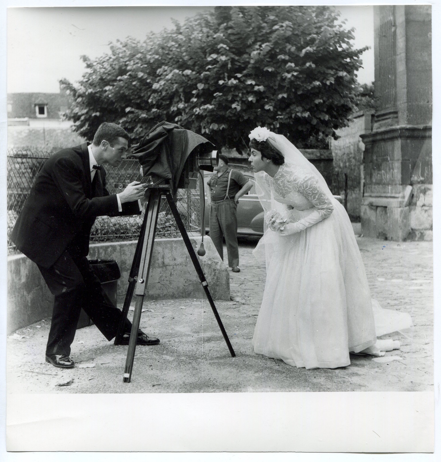 Photo Raoul Saguet - Photograph - Bedroom - Vintage 1955 Silver Print - 
