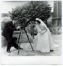 Photo Raoul Saguet - Photograph - Bedroom - Vintage 1955 Silver Print - 